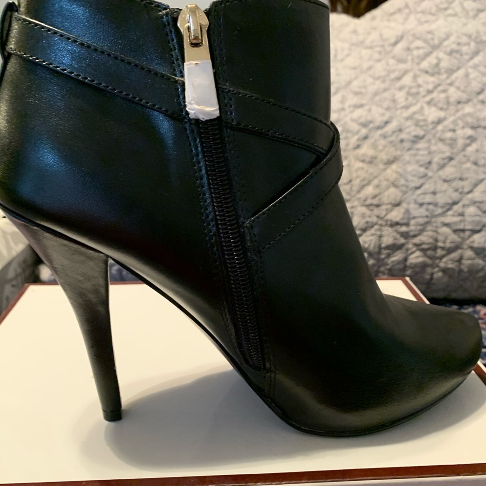 Boots - Picture 7 of 7